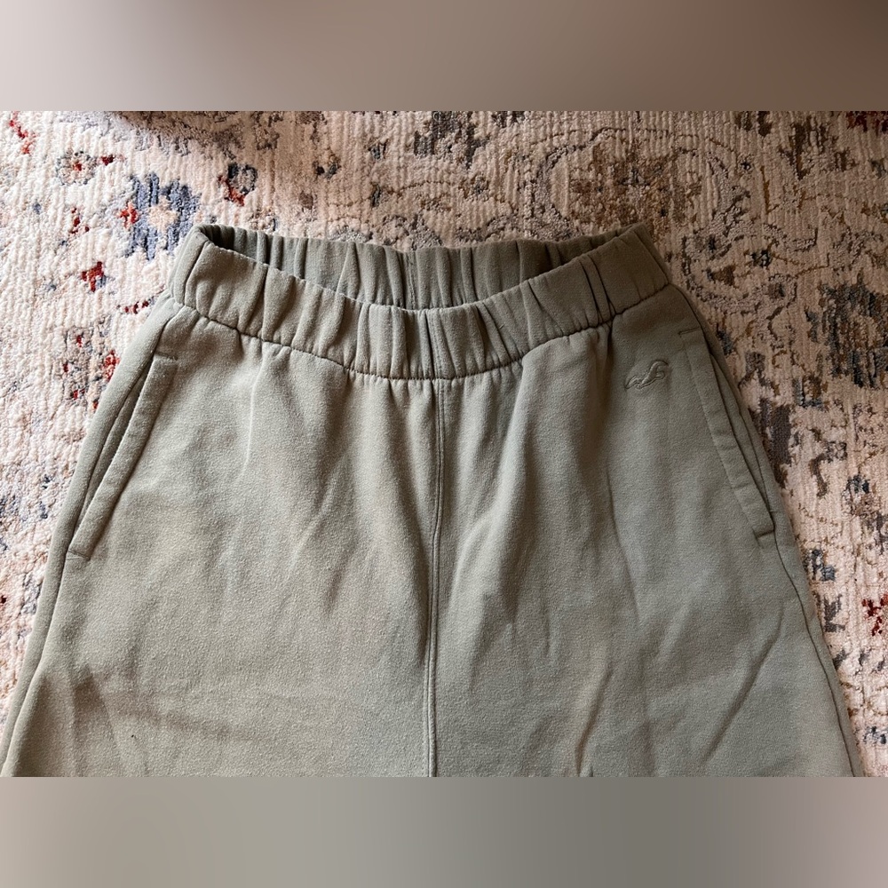 Hollister sage sweatpants size XS - Picture 2 of 4